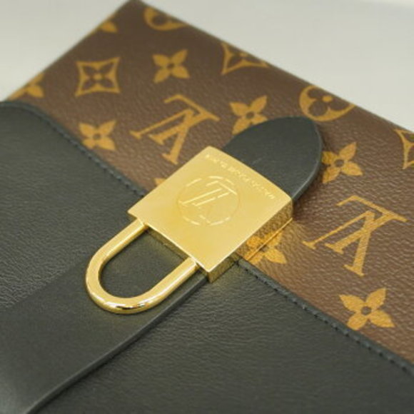 Louis Vuitton Monogram Locky BB Shoulder Bag - Picture 6 of 9